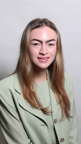 Samantha Weiss Headshot